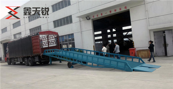 白沙移动式登车桥