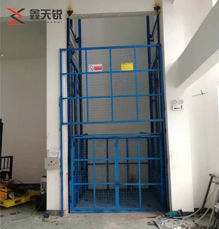 白沙导轨式升降货梯